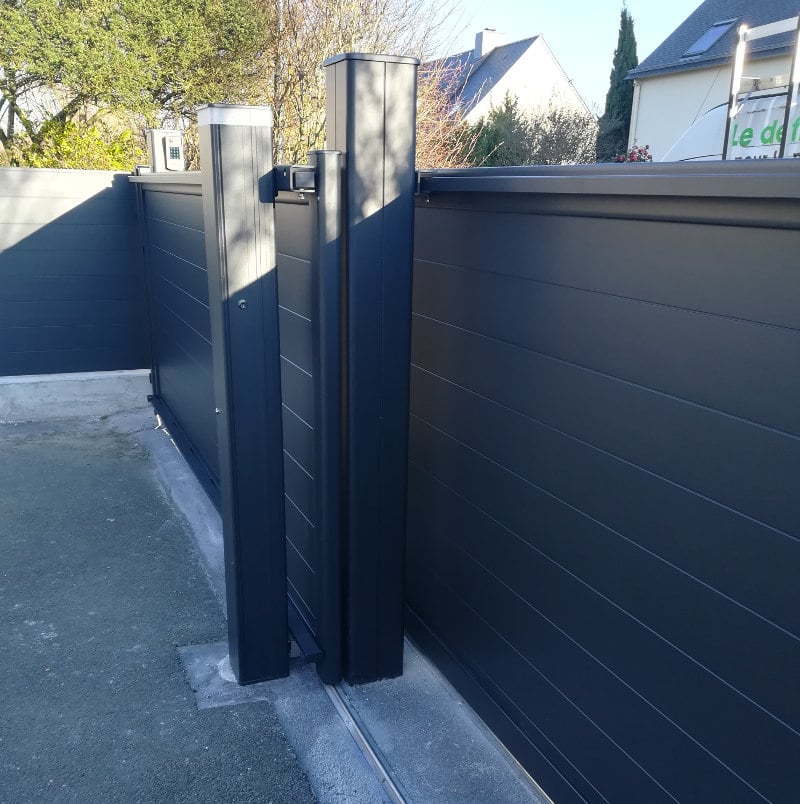 pace portail double motorisation invisible