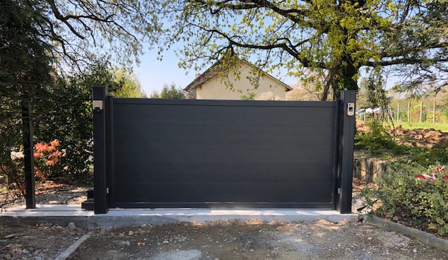 bain-bretagne portail alu motorise