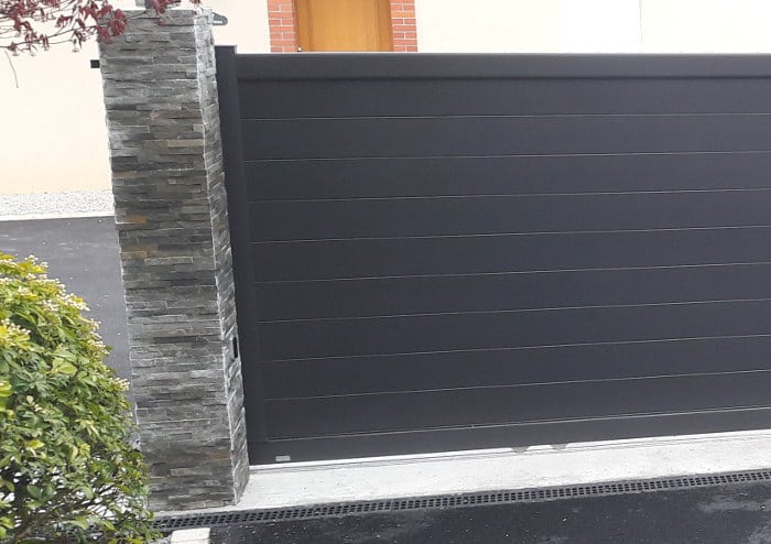 chapelle fougeretz poteau portail coulissant