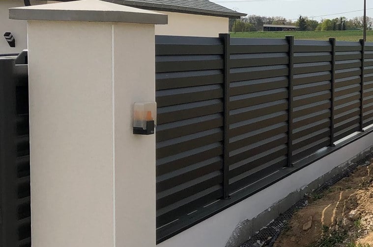 tinteniac cloture couvertine muret kostum