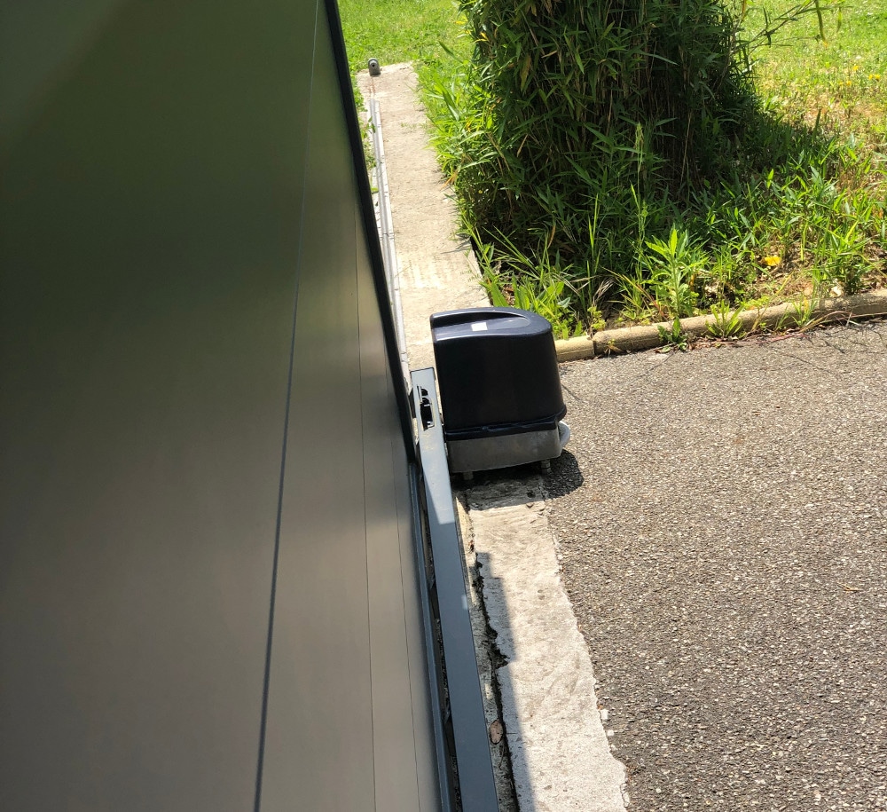 pente portail coulissant electrique