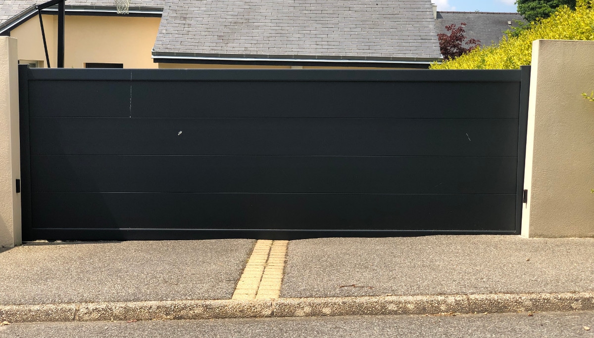 pente portail coulissant motorise