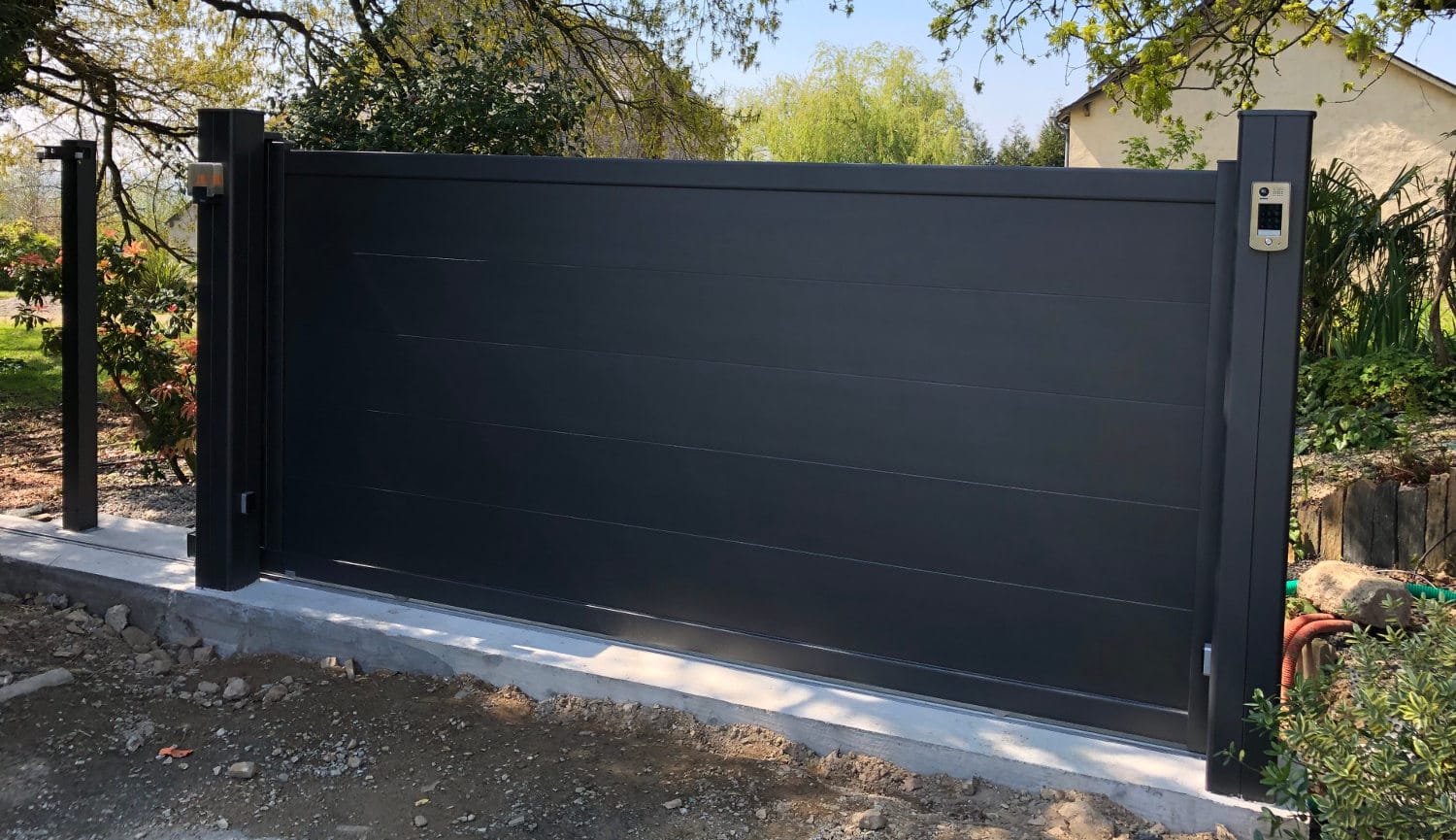 michel portail coulissant alu bain de bretagne