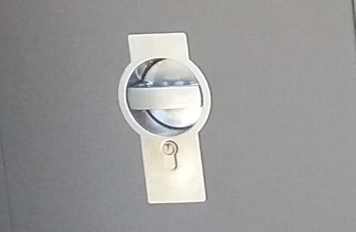 breal-monfort porte garage poignee