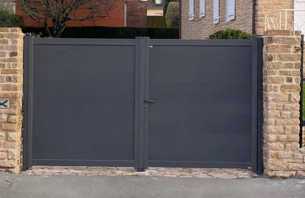 Bain Bretagne Portail Battant Alu