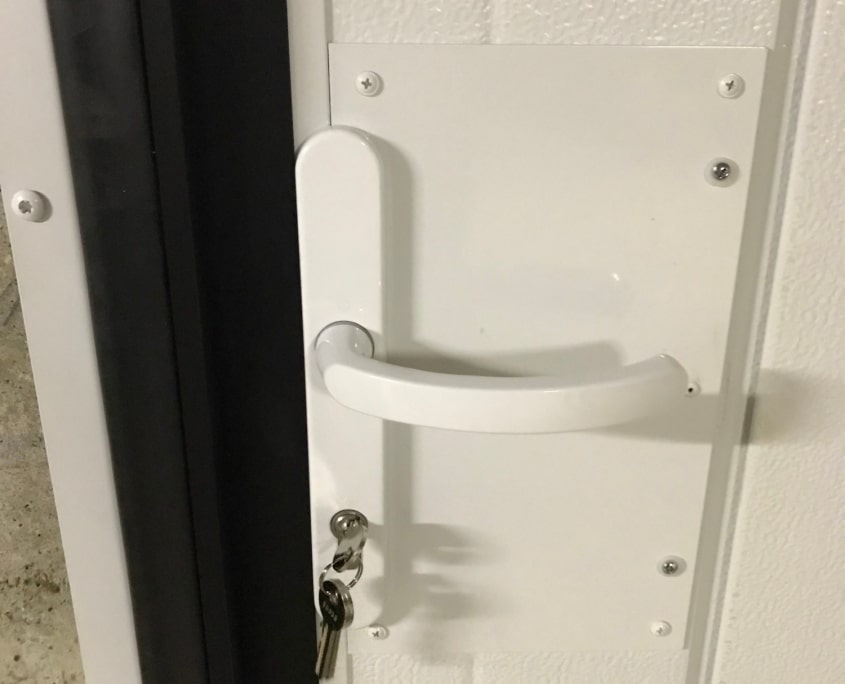 bain bretagne porte garage serrure